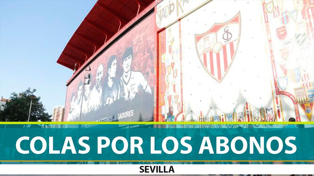 Imágenes de las colas de la afición del Sevilla en el Sánchez Pizjuán para sacarse su abono