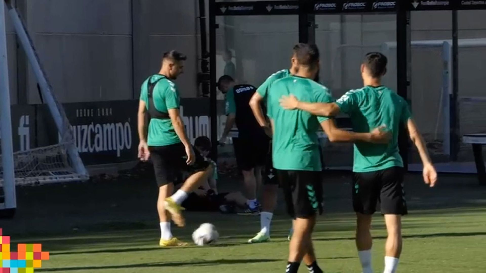 abrazo_entre_borja_iglesias_y_alex_moreno_durante_el_entrenamiento__001.png