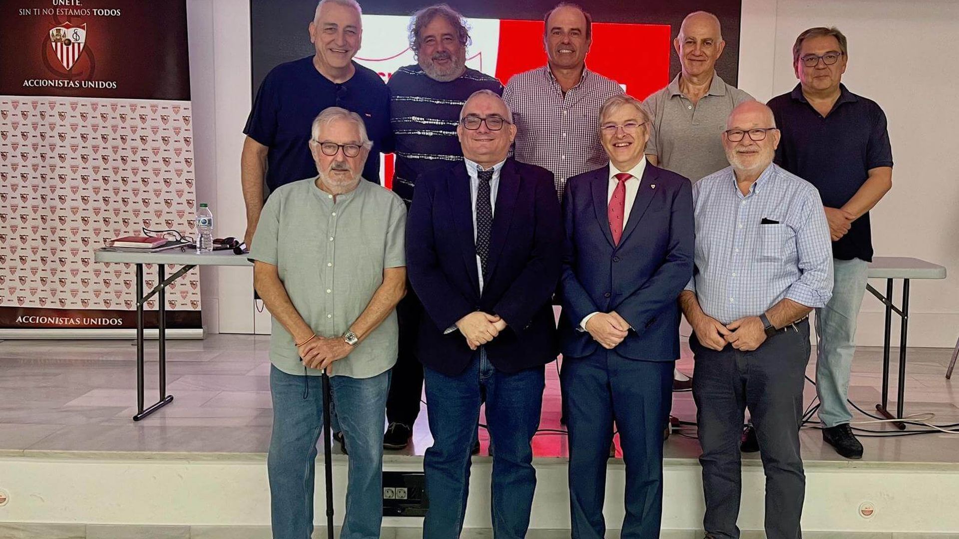 accionistas_unidos_junta.jpeg accionistas_unidos_junta.jpeg