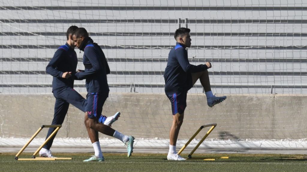 Dmitrovic, ausencia en el entrenamiento del Sevilla previo a la cita ante el Elche