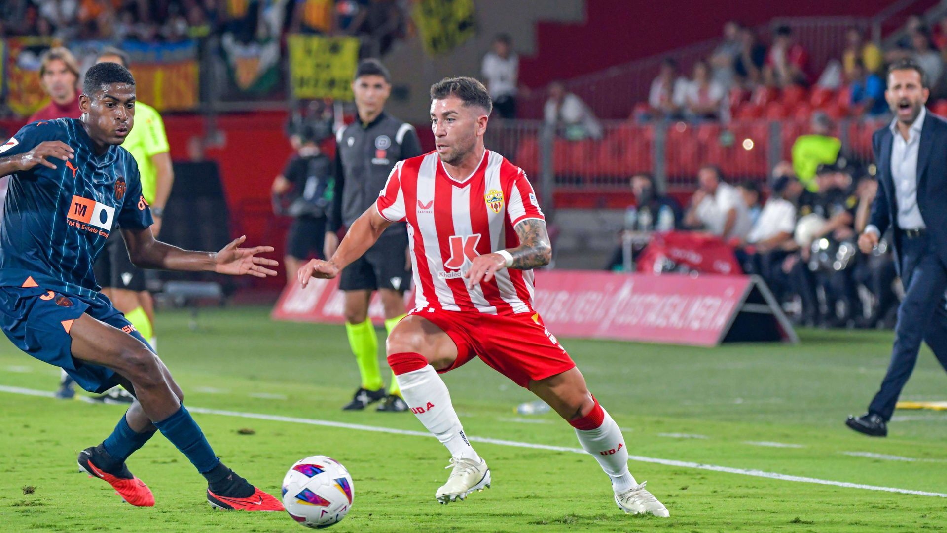 adrian_embarba_otra_opcion_para_la_banda_del_valencia_cf_foto_cordon_press_002.jpg adrian_embarba_otra_opcion_para_la_banda_del_valencia_cf_foto_cordon_press_002.jpg