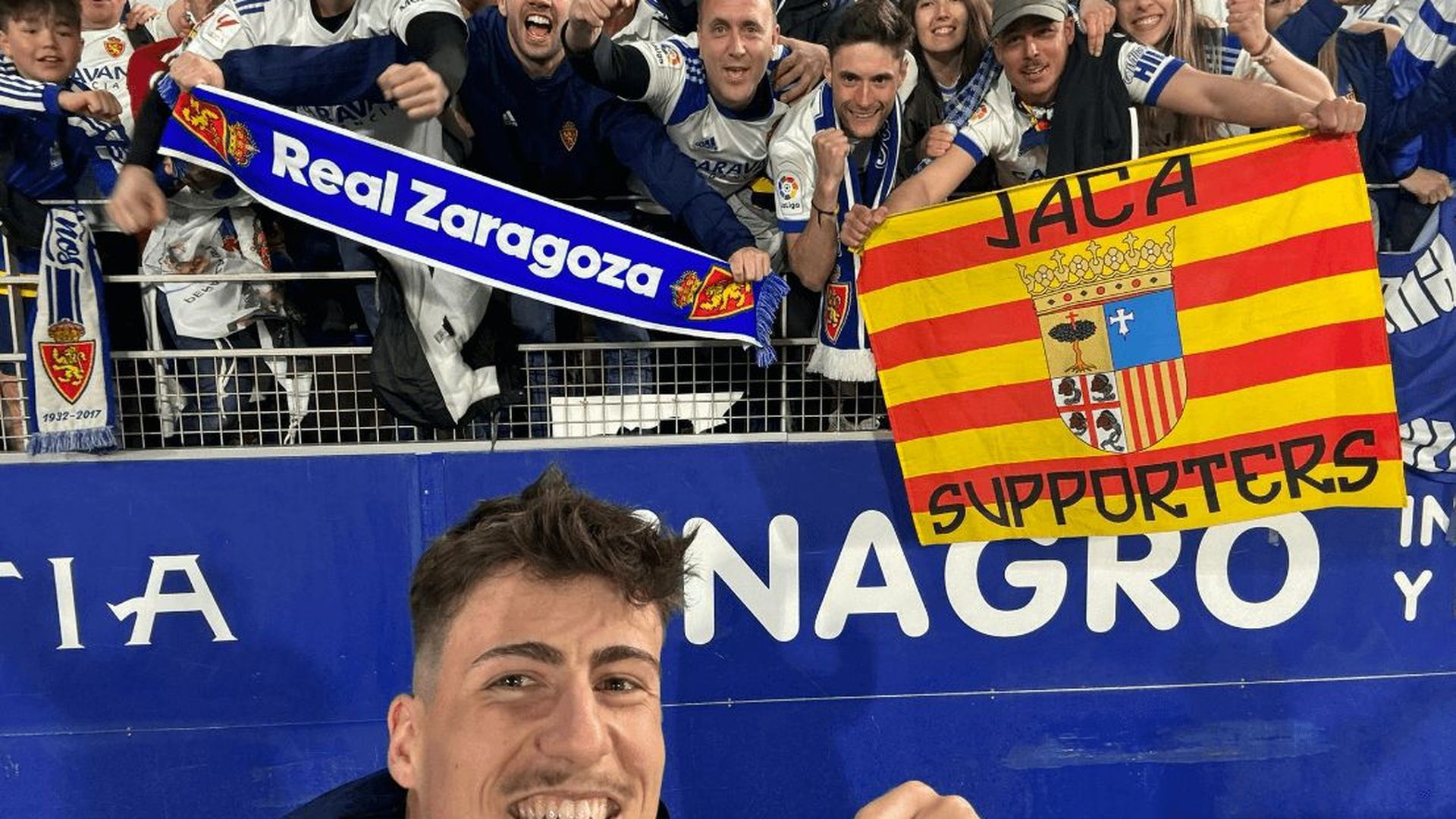 adrian_liso_celebra_la_victoria_en_huesca_foto_real_zaragoza_001.png