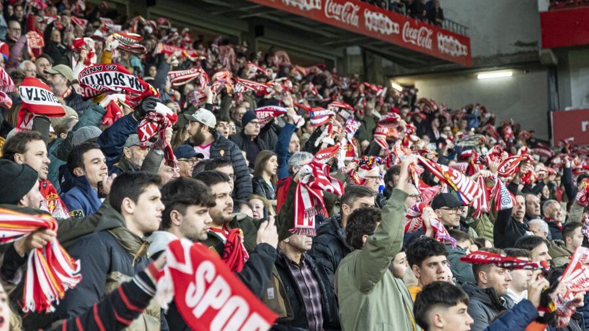 aficion_del_sporting_ante_el_eibar_en_el_molinon_foto_laliga_001.jpeg aficion_del_sporting_ante_el_eibar_en_el_molinon_foto_laliga_001.jpeg