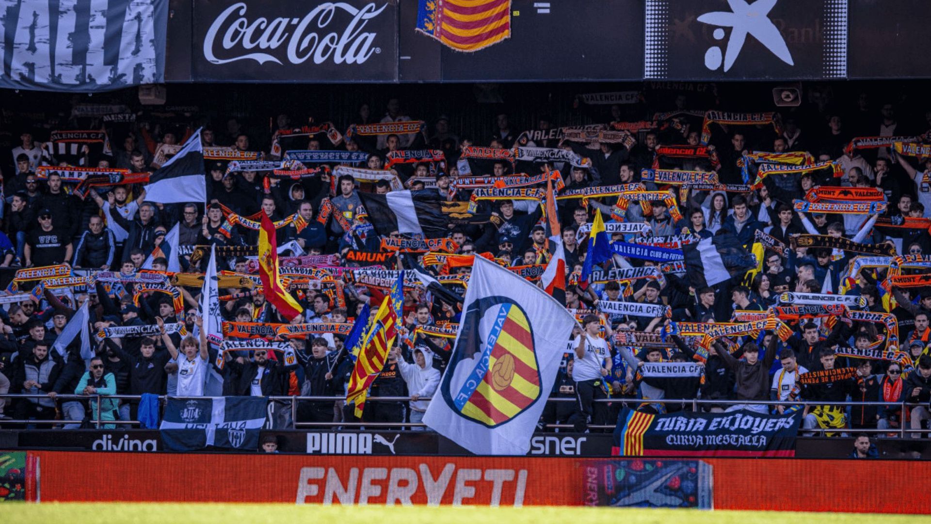 aficion_del_valencia_cf_en_mestalla_001.png