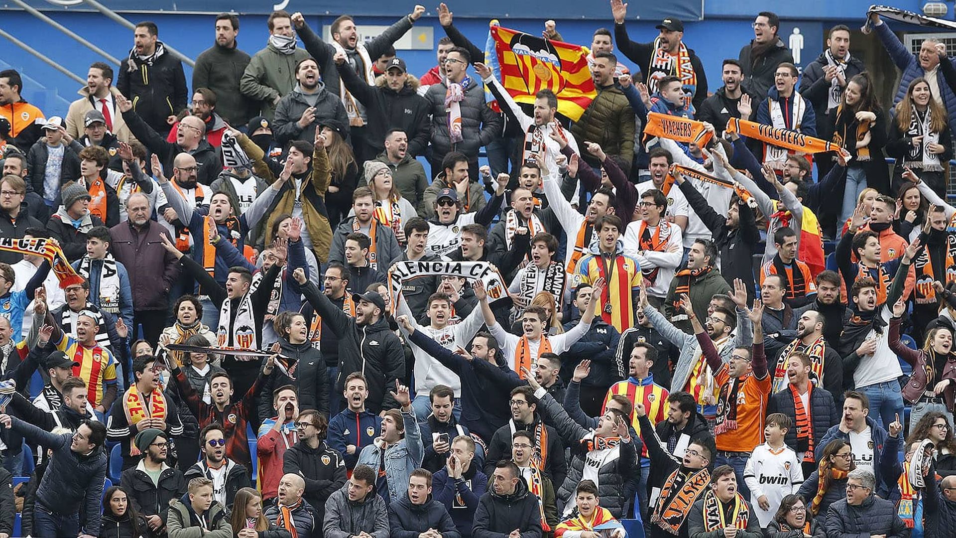 aficion_del_valencia_cf_foto_lazaro_de_la_pena__vcf_.jpeg aficion_del_valencia_cf_foto_lazaro_de_la_pena__vcf_.jpeg