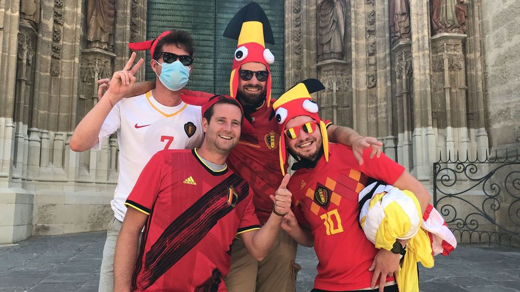 Aficionados de Bélgica y Portugal animan el ambiente en el centro de Sevilla