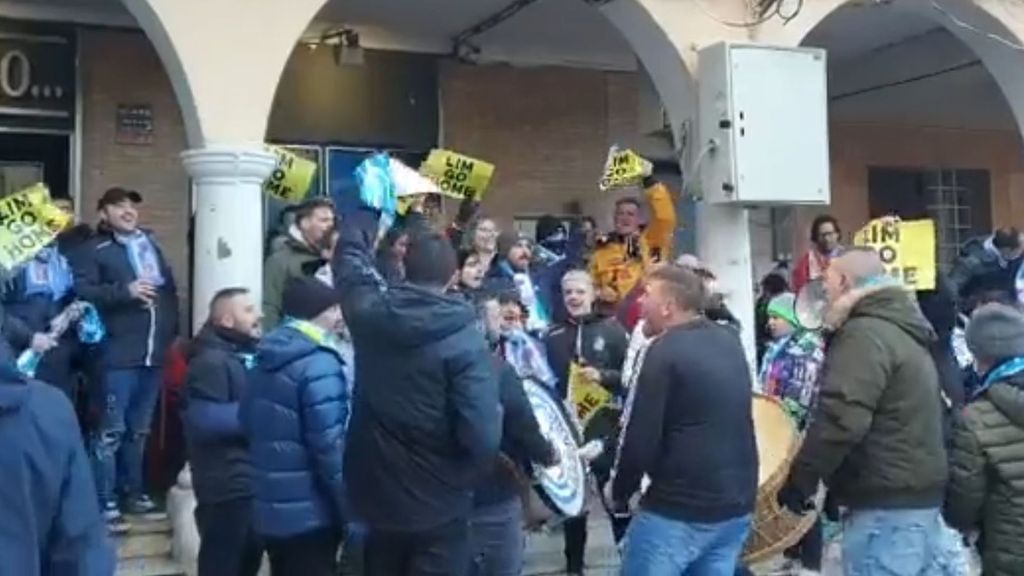 Las críticas a Peter Lim llegan a Utrillas de mano de las peñas