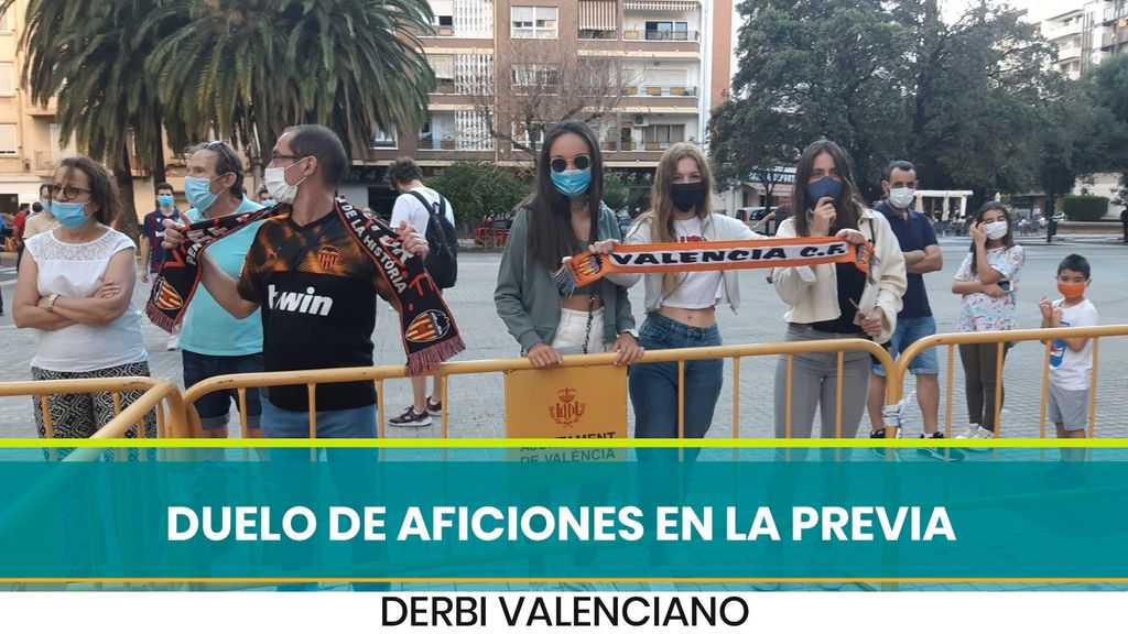 Aficionados de Valencia y Levante en la previa del derbi valenciano