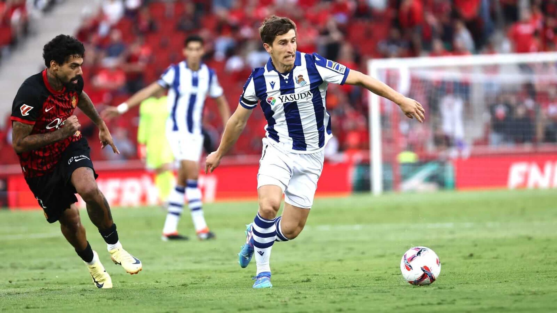 aihen_munoz_en_un_lance_del_mallorca_real_sociedad_foto_laliga.jpeg aihen_munoz_en_un_lance_del_mallorca_real_sociedad_foto_laliga.jpeg