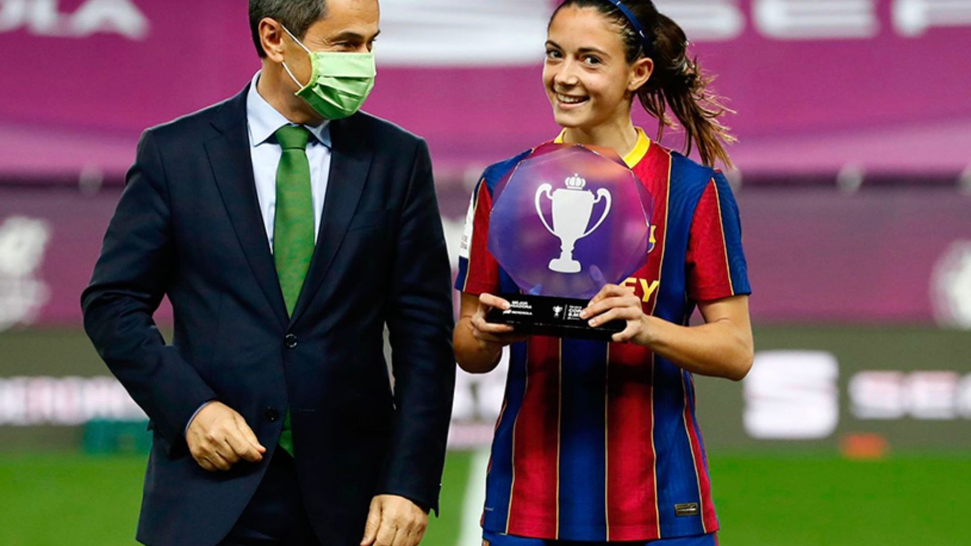 aitana_bonmati_recibe_el_mvp_de_la_final_de_la_copa_de_la_reina__001.png aitana_bonmati_recibe_el_mvp_de_la_final_de_la_copa_de_la_reina__001.png