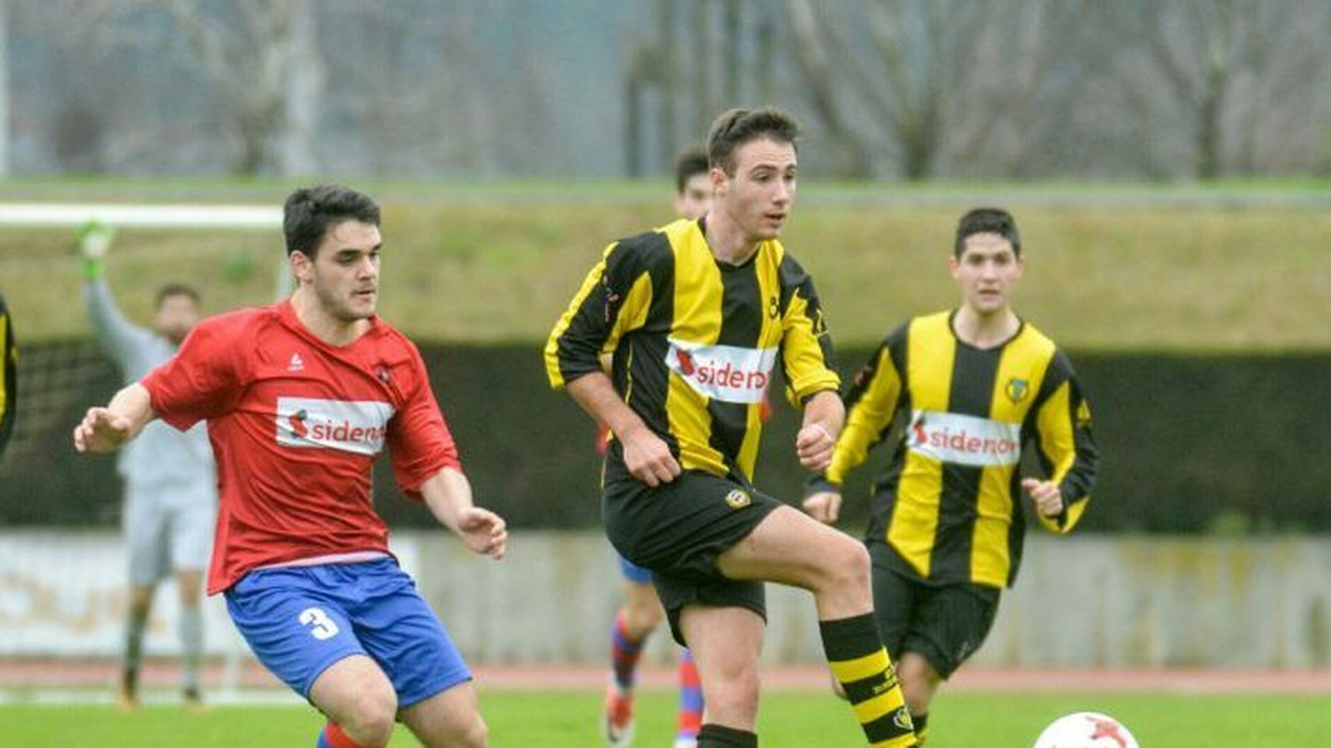 aitor_gandiaga_a_la_derecha_de_la_imagen_durante_un_partido_con_el_gernika_foto_canter_001.png aitor_gandiaga_a_la_derecha_de_la_imagen_durante_un_partido_con_el_gernika_foto_canter_001.png