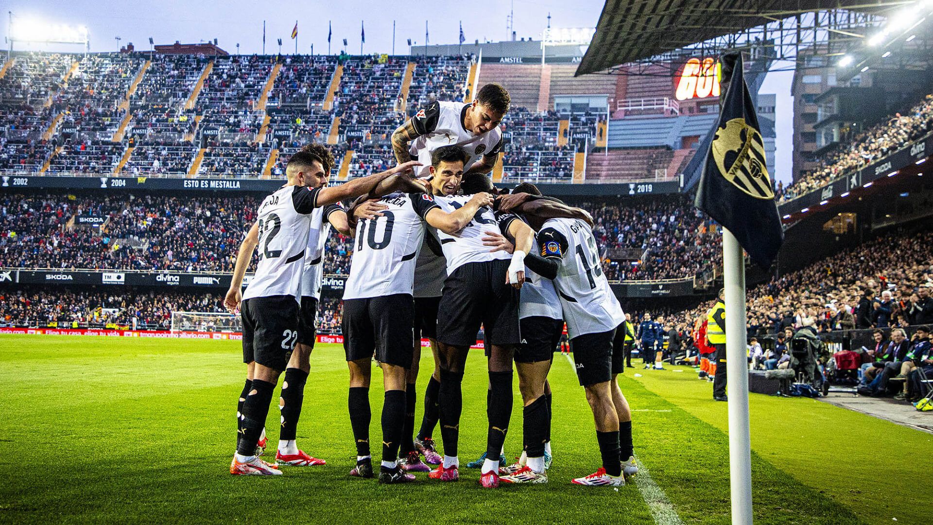 alegria_de_gol_del_valencia_cf_en_mestalla_001.jpg alegria_de_gol_del_valencia_cf_en_mestalla_001.jpg