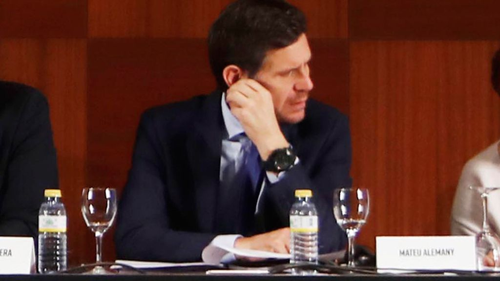 Mateu Alemany llega a las oficinas para decidir su futuro