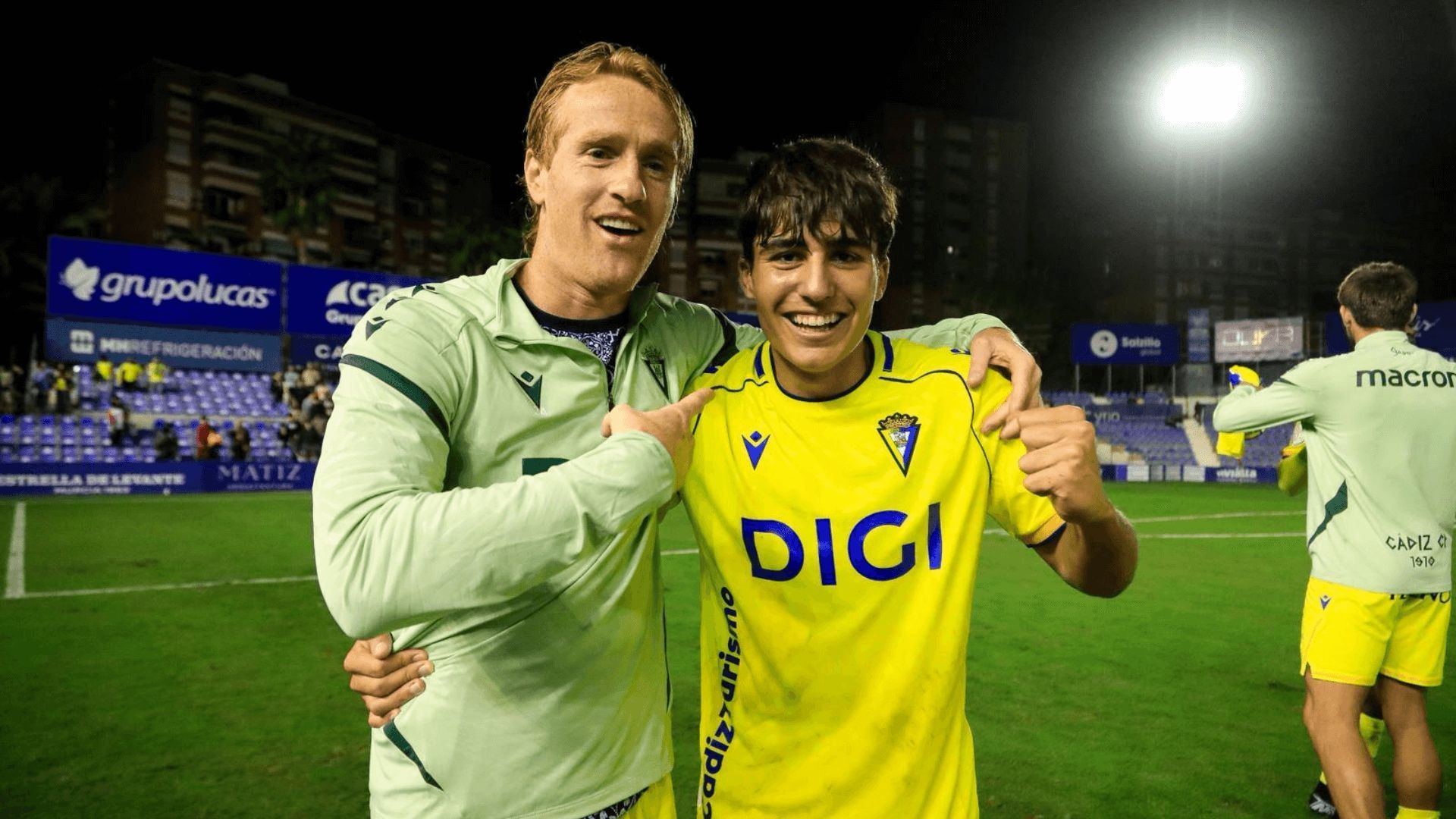 alex_fernandez_y_juan_diaz_en_el_ucam_cadiz_foto_ccf.png alex_fernandez_y_juan_diaz_en_el_ucam_cadiz_foto_ccf.png