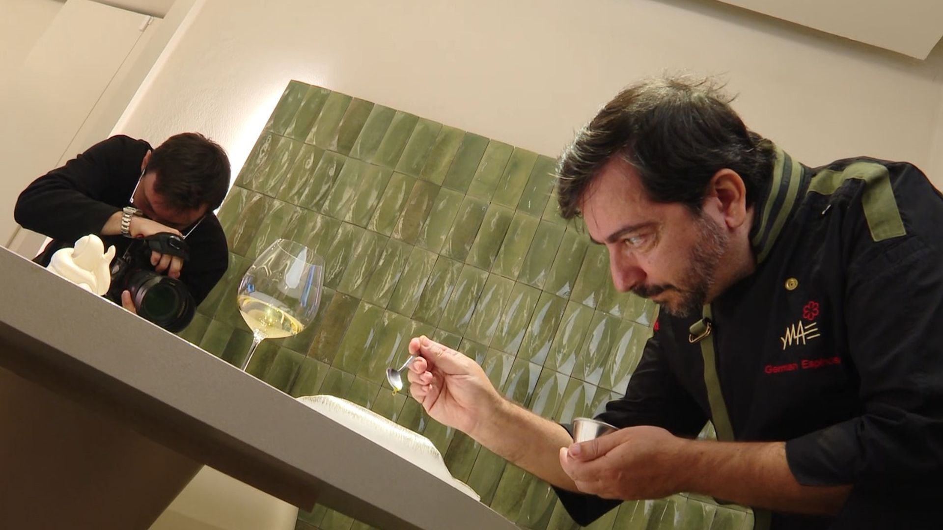 Álex Froloff, el fotógrafo que captura la esencia de platos de alta cocina en Barcelona