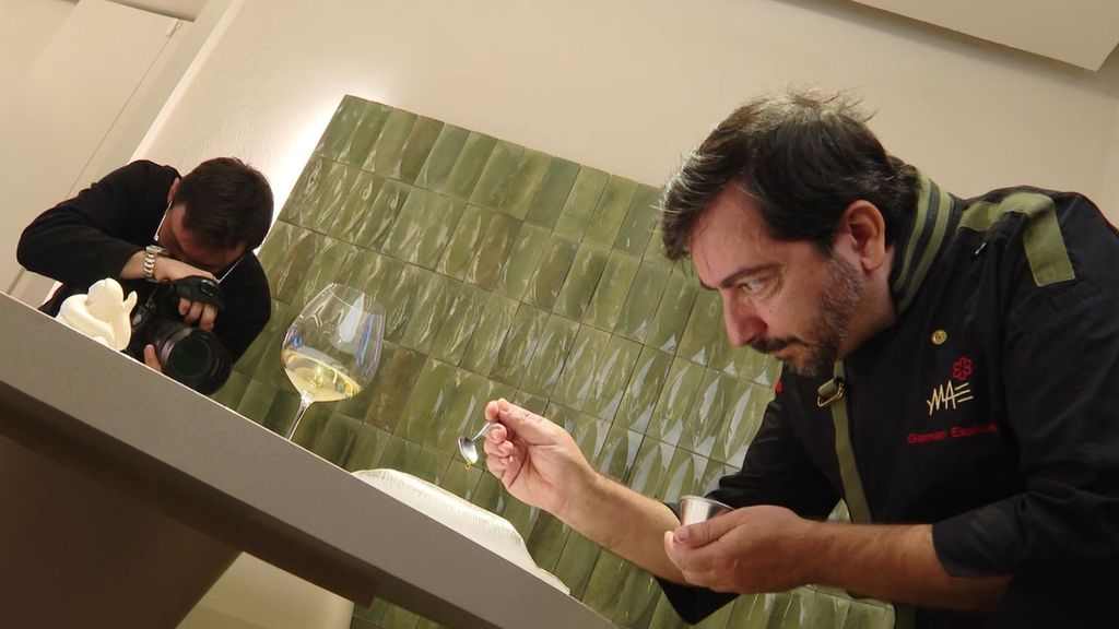 Comer por los ojos: Álex Froloff, el fotógrafo que captura la esencia de platos de alta cocina en Barcelona