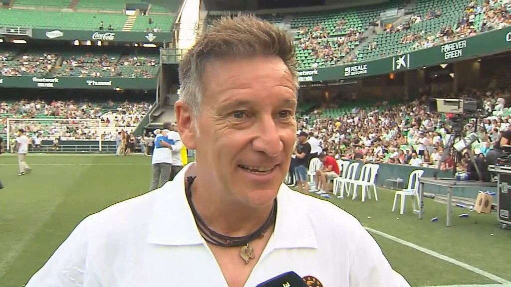 Alfonso, en su vuelta al Benito Villamarín tras el Partido de la Alegría: "Volver aquí siempre es agradable"