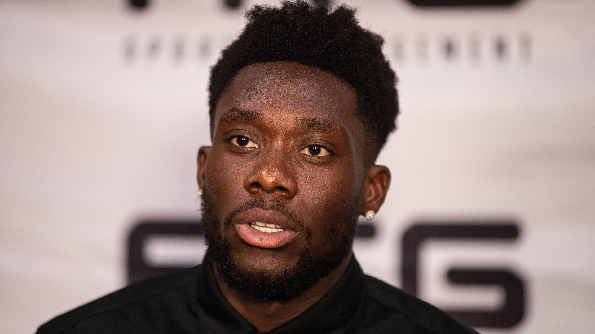 alphonso_davies_en_su_campamento_de_verano_en_canada.jpg alphonso_davies_en_su_campamento_de_verano_en_canada.jpg