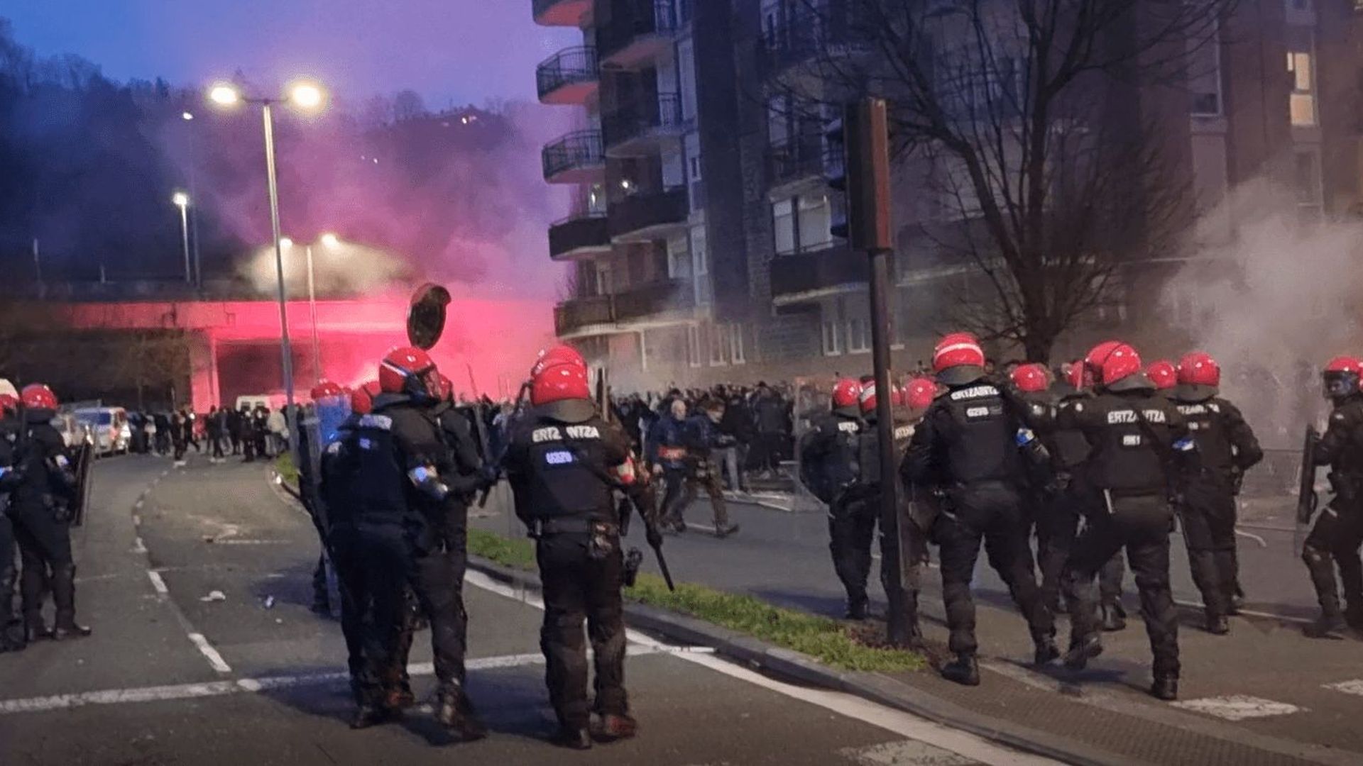 altercados_antes_del_real_sociedad___psg_001.png altercados_antes_del_real_sociedad___psg_001.png
