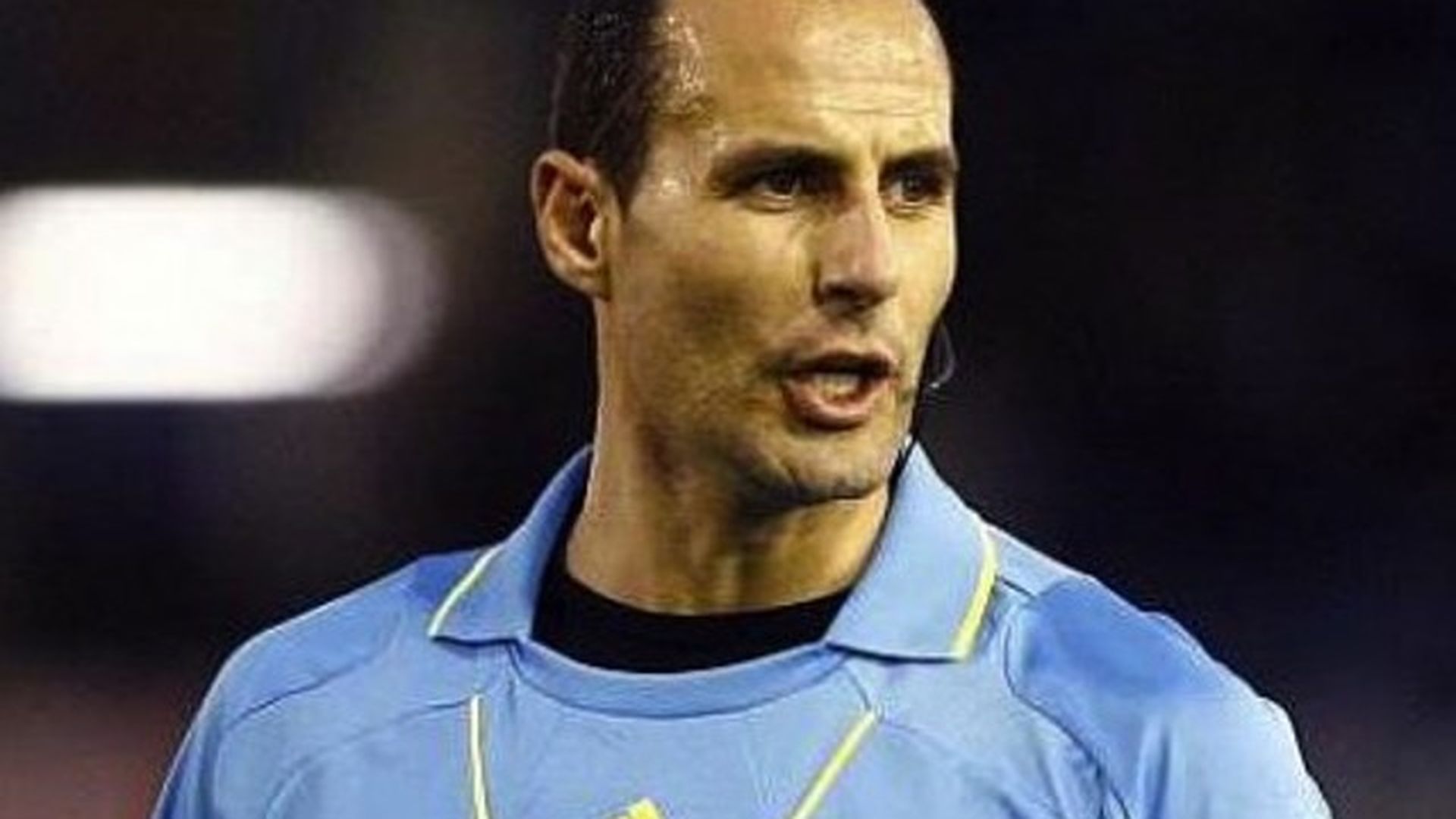 alvarez_izquierdo_arbitro.jpg