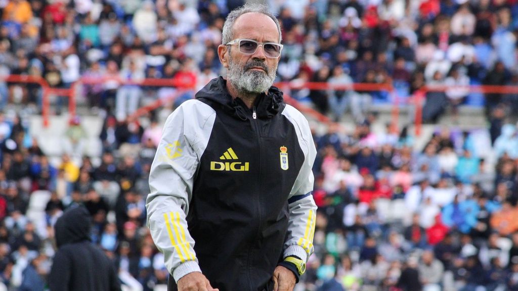 Cervera analiza los fichajes que tienen que llegar al Oviedo