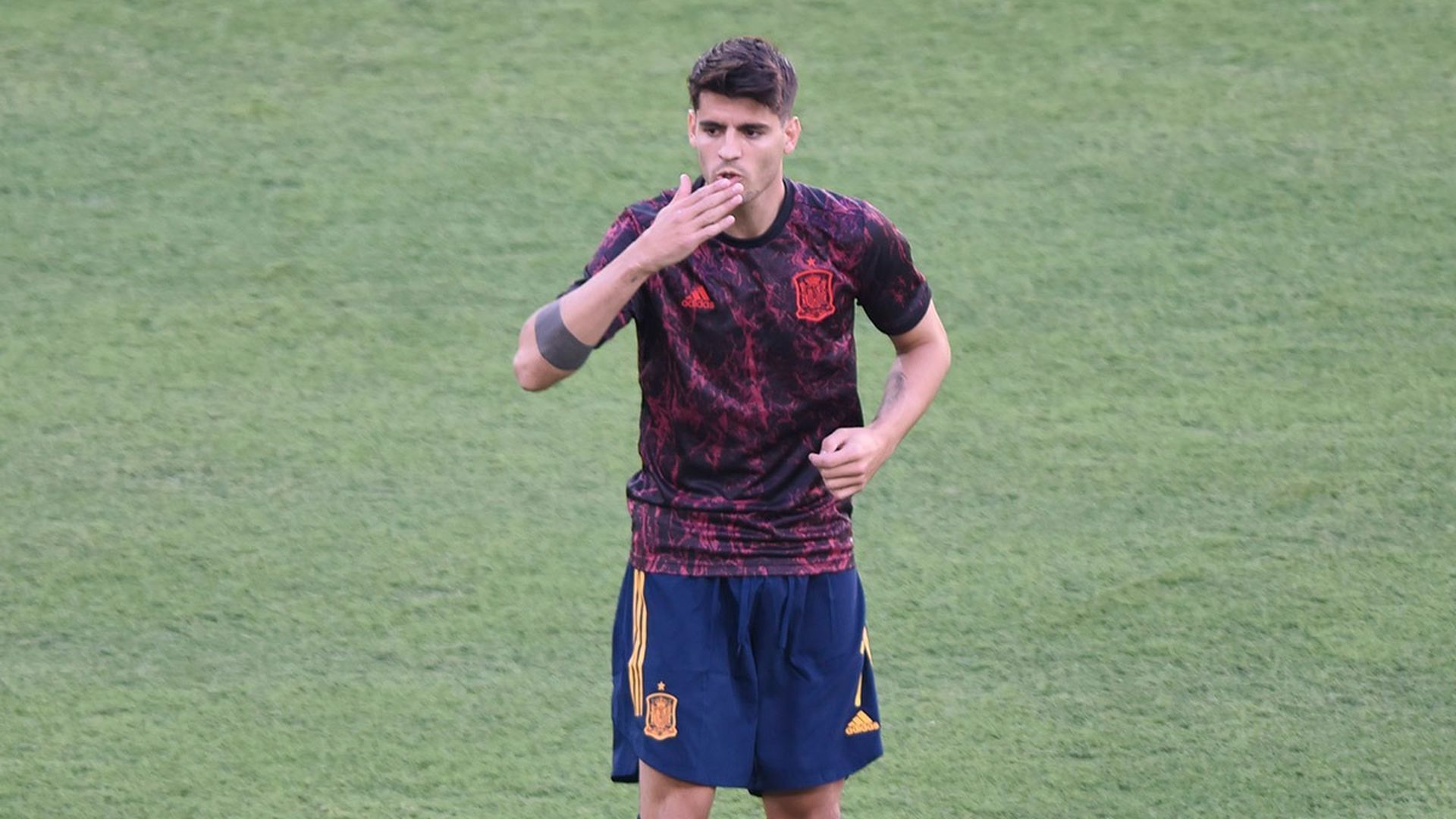 alvaro_morata_durante_el_calentamiento_previo_al_espana_polonia_foto_kiko_hurtado_.jpeg alvaro_morata_durante_el_calentamiento_previo_al_espana_polonia_foto_kiko_hurtado_.jpeg