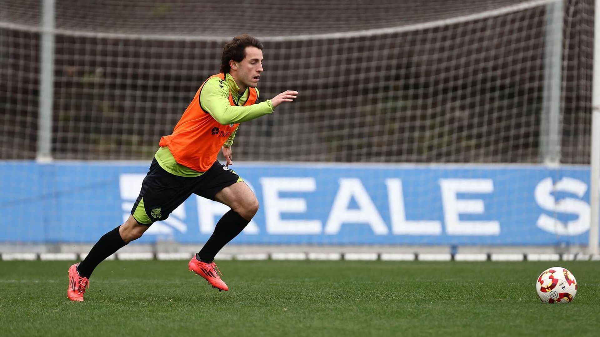 alvaro_odriozola_durante_un_entrenamiento_en_zubieta_foto_real_sociedad.jpg alvaro_odriozola_durante_un_entrenamiento_en_zubieta_foto_real_sociedad.jpg