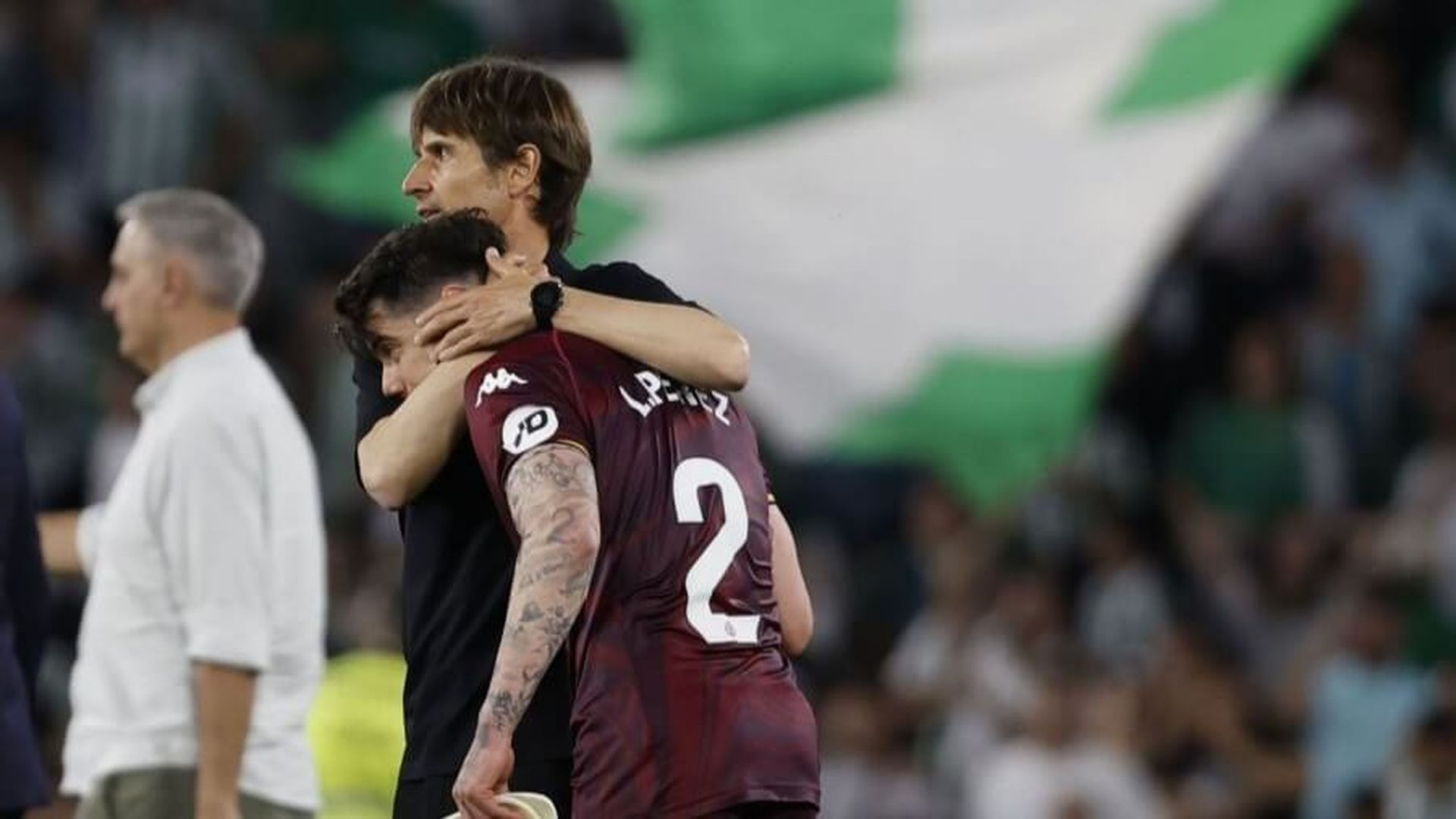 alvaro_rubio_abraza_a_luis_perez_tras_consumarse_el_descensojpeg_002.jpeg alvaro_rubio_abraza_a_luis_perez_tras_consumarse_el_descensojpeg_002.jpeg