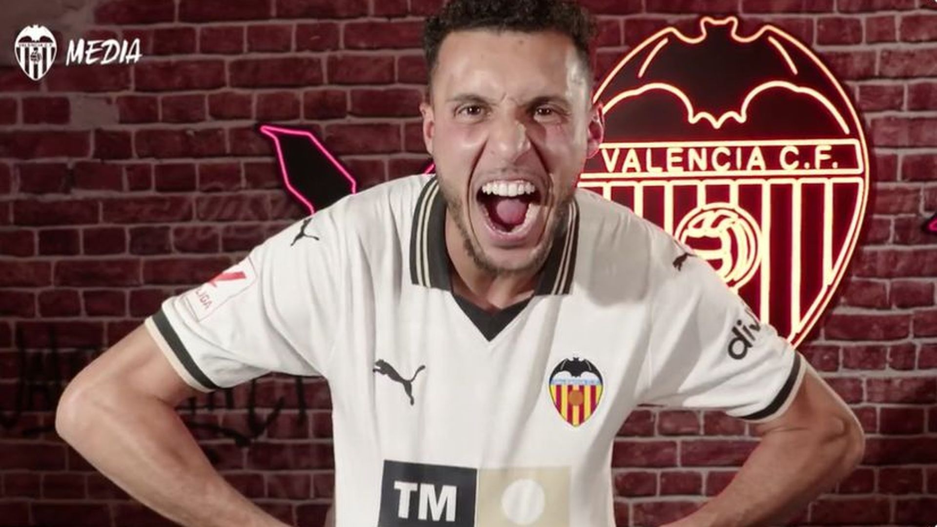 amallah_nuevo_jugador_del_valencia_001.PNG