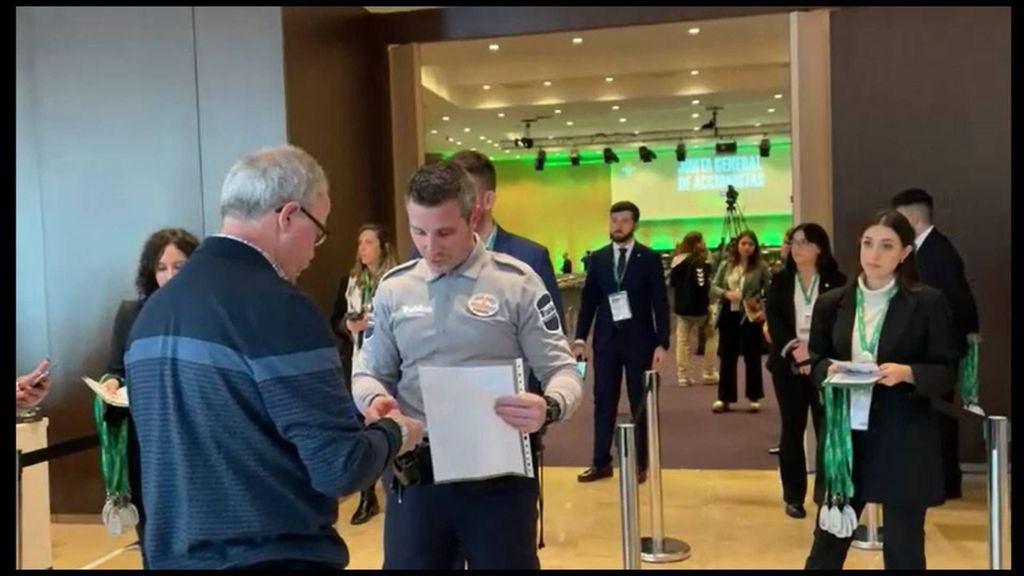 Ambiente en la junta de accionistas del Betis de 2022