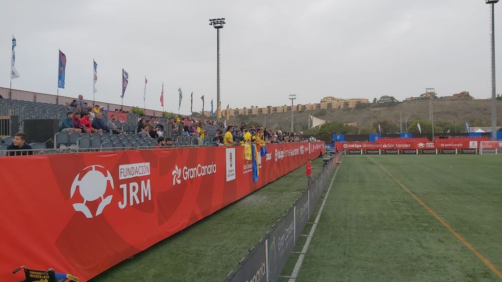 Aficiones y ambiente en Maspalomas en el inicio de LaLiga Promises Santander