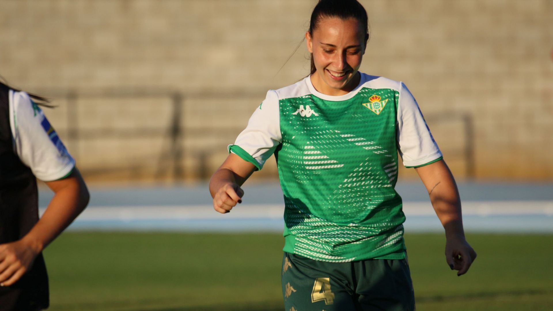 ana_gonzalez_se_despide_del_betis_feminas_foto_twitter__ana_glez4_001.jpg