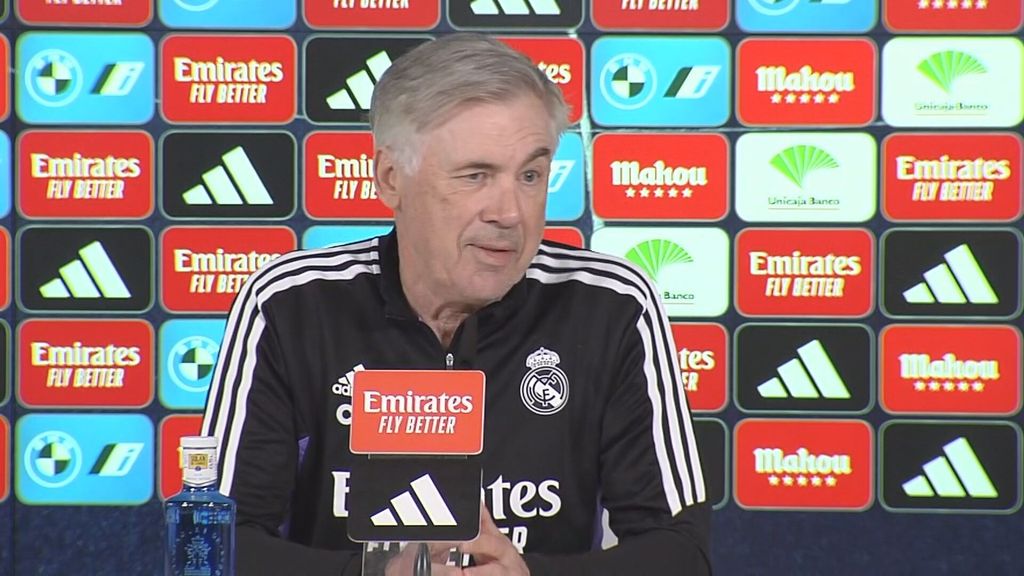 (MEDIASET) La respuesta de Ancelotti a Xavi que desata las risas en la sala de prensa: “Si mi abuelo tuviese ruedas, sería un carro”