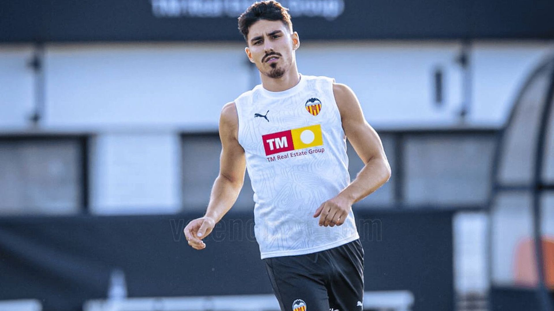 andre_almeida_en_un_entrenamiento_foto_valencia_cf.png andre_almeida_en_un_entrenamiento_foto_valencia_cf.png