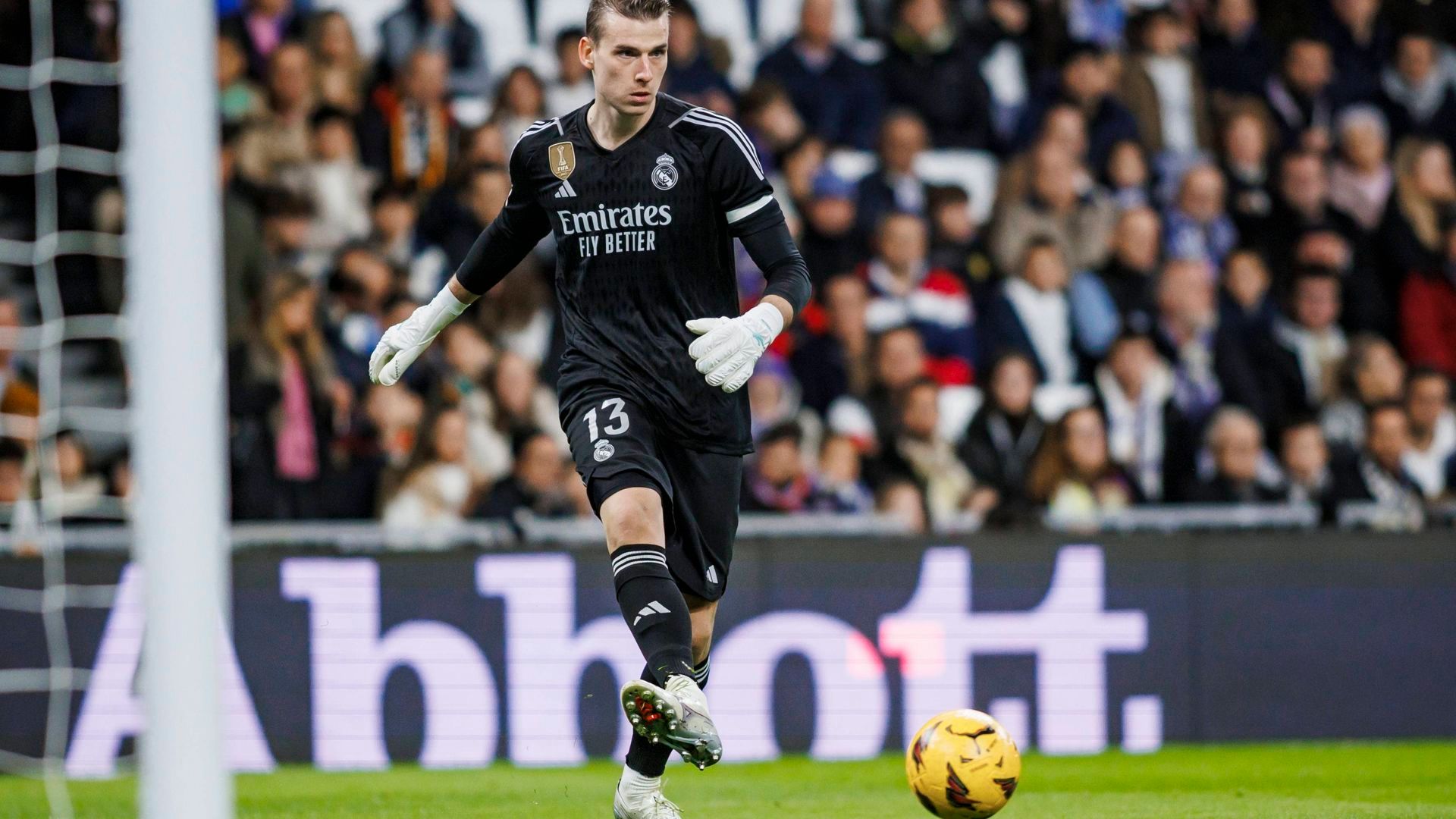 andriy_lunin_en_el_real_madrid_granada_foto_cordon_press.jpg
