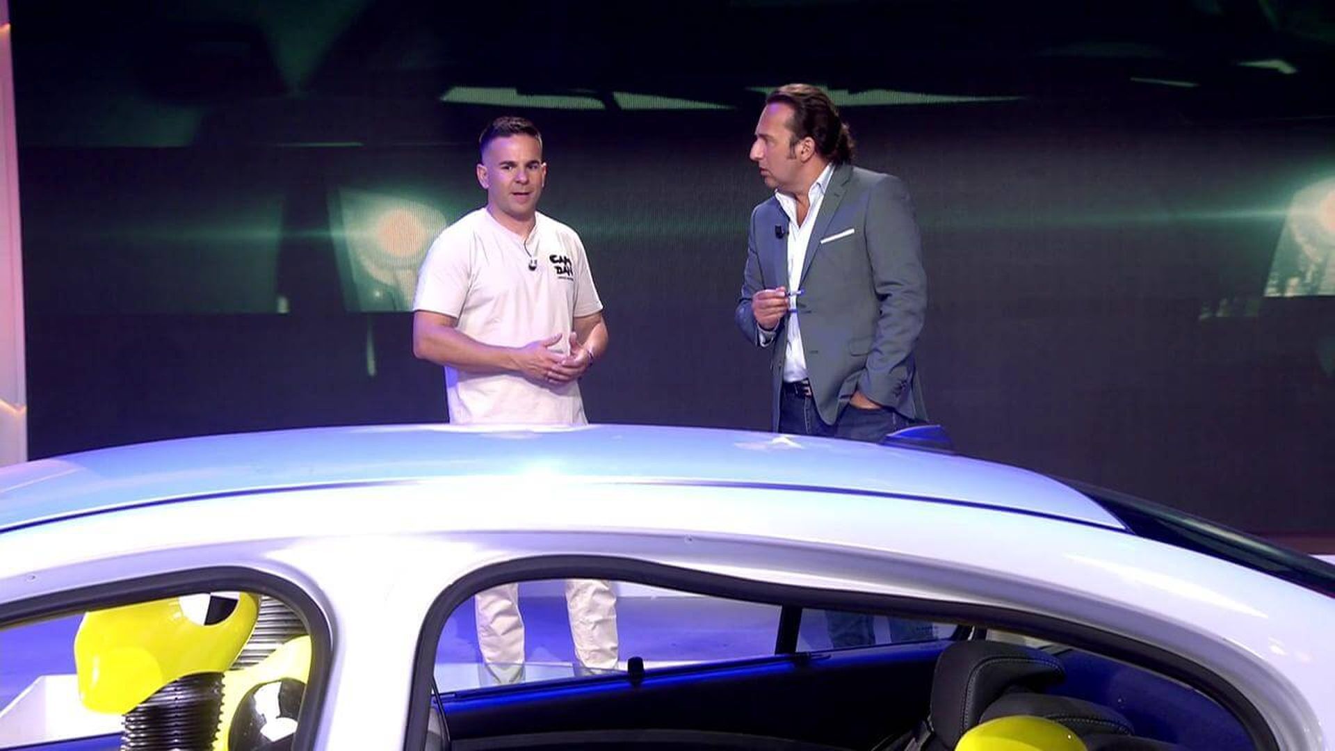 angel_gaitan_explica_a_iker_jimenez_lo_que_hacen_los_airbags_cuando_se_ponen_en_funcio.jpg angel_gaitan_explica_a_iker_jimenez_lo_que_hacen_los_airbags_cuando_se_ponen_en_funcio.jpg