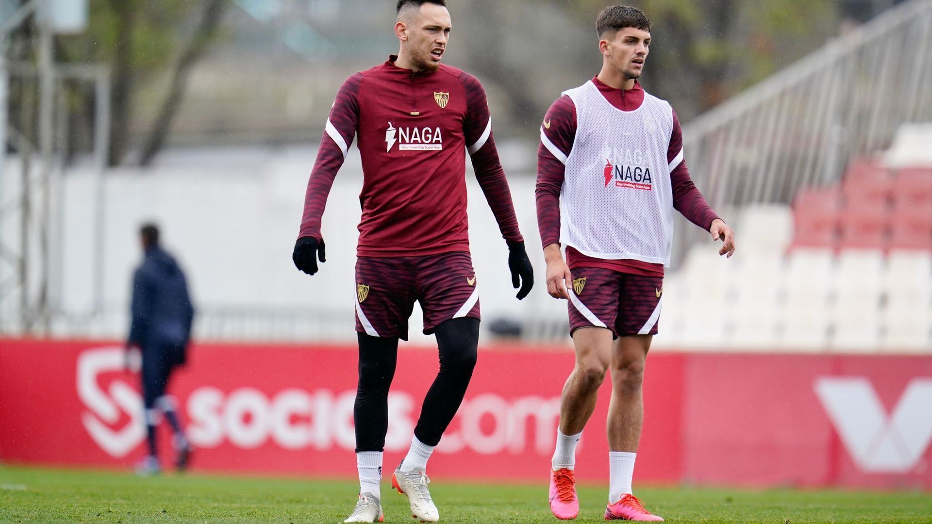 angel_puerto_entrena_junto_a_lucas_ocampos_foto_sevilla_fc.jpeg