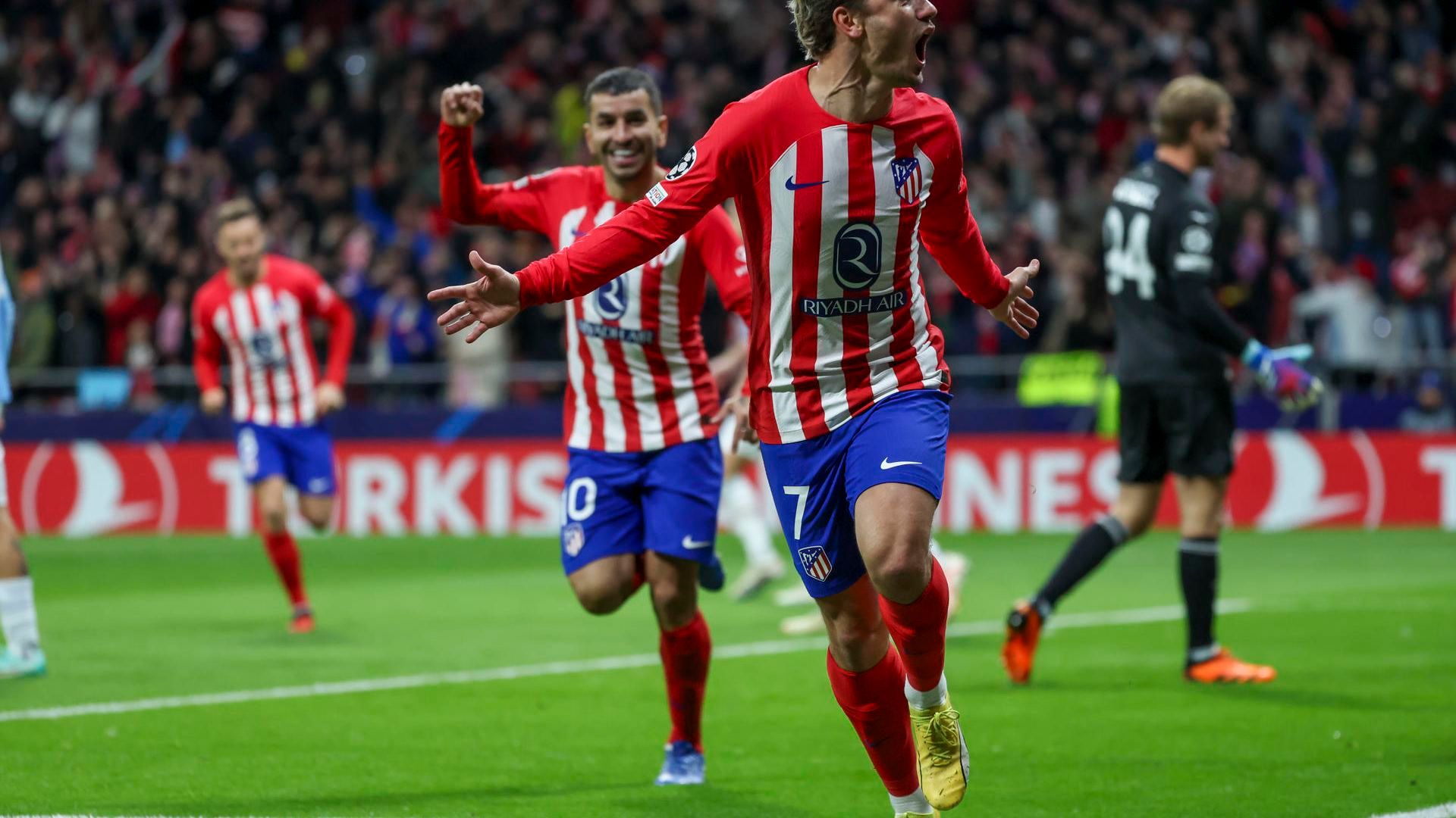 antoine_griezmann_celebrando_su_gol_ante_la_lazio_foto_efe_001.jpg