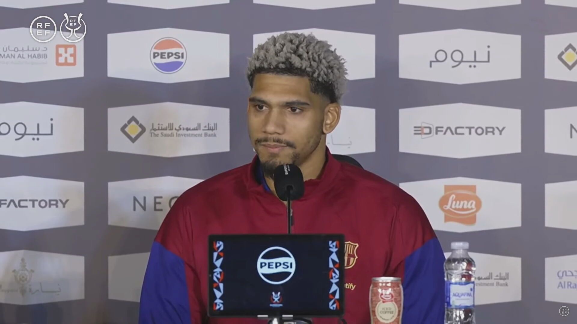 araujo_en_sala_de_prensa.jpeg araujo_en_sala_de_prensa.jpeg