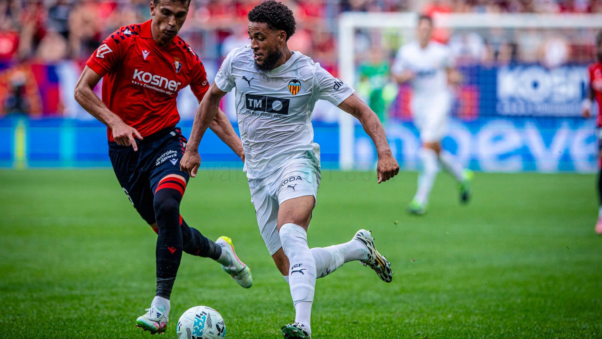 arnaut_danjuma_ante_osasuna_foto_valencia_cf.jpg