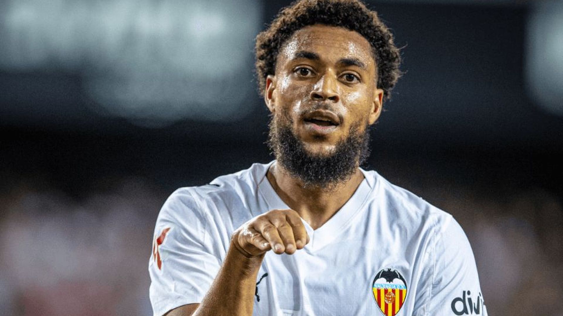 arnaut_danjuma_la_cobra_foto_valencia_cf_001.png