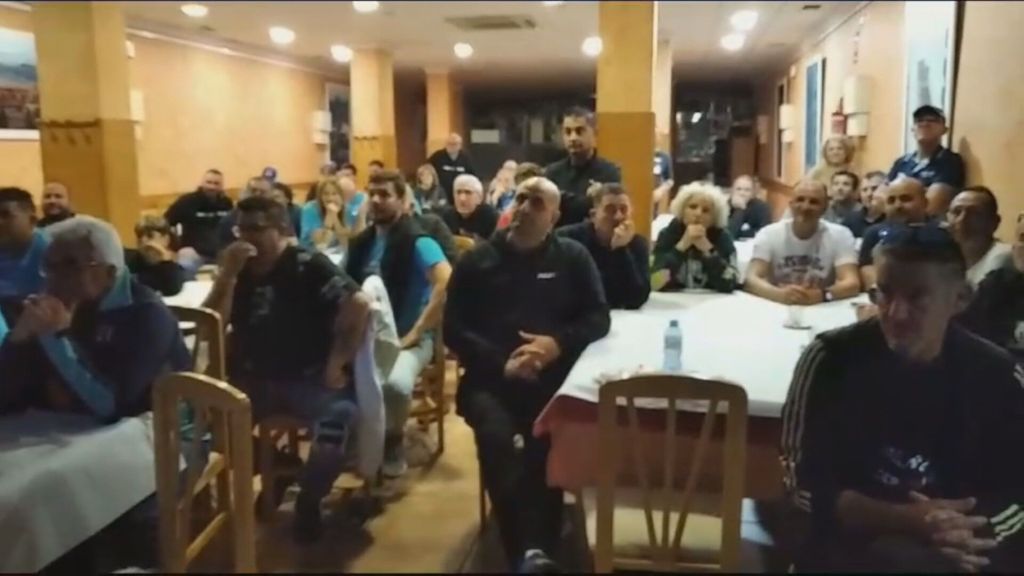 Así se ha celebrado la victoria de Pedro Acosta en Mazarrón, su tierra.