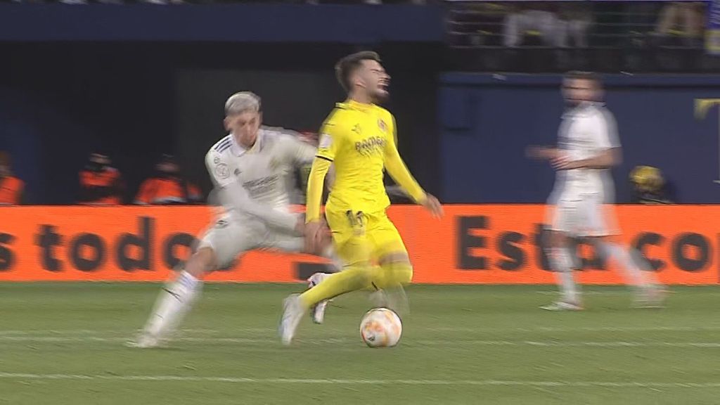 (MEDIASET) Baena y Valverde en el partido de Copa: roces, entradas feas y dos amarillas