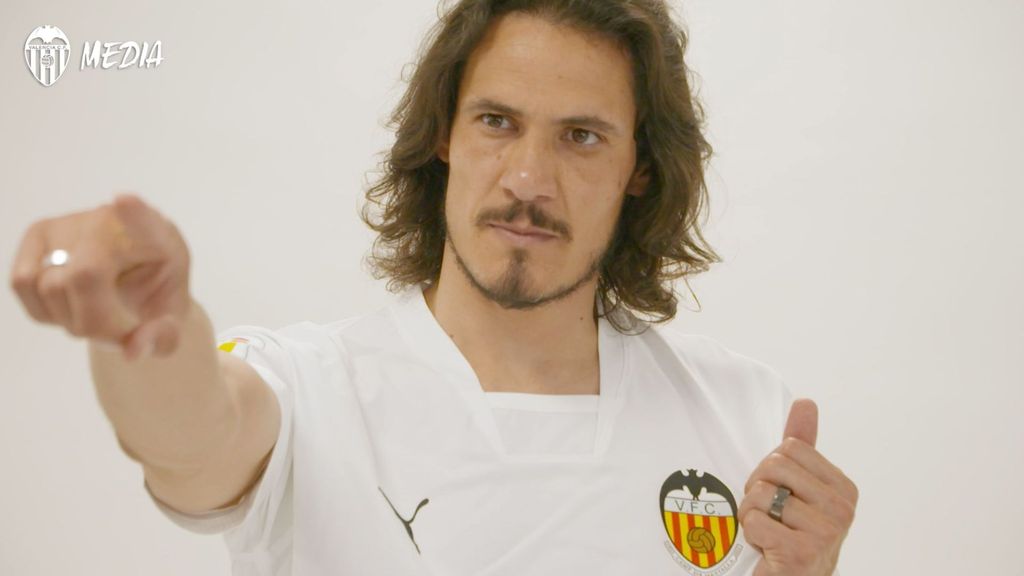 Así vivió Cavani sus primeras horas como valencianista