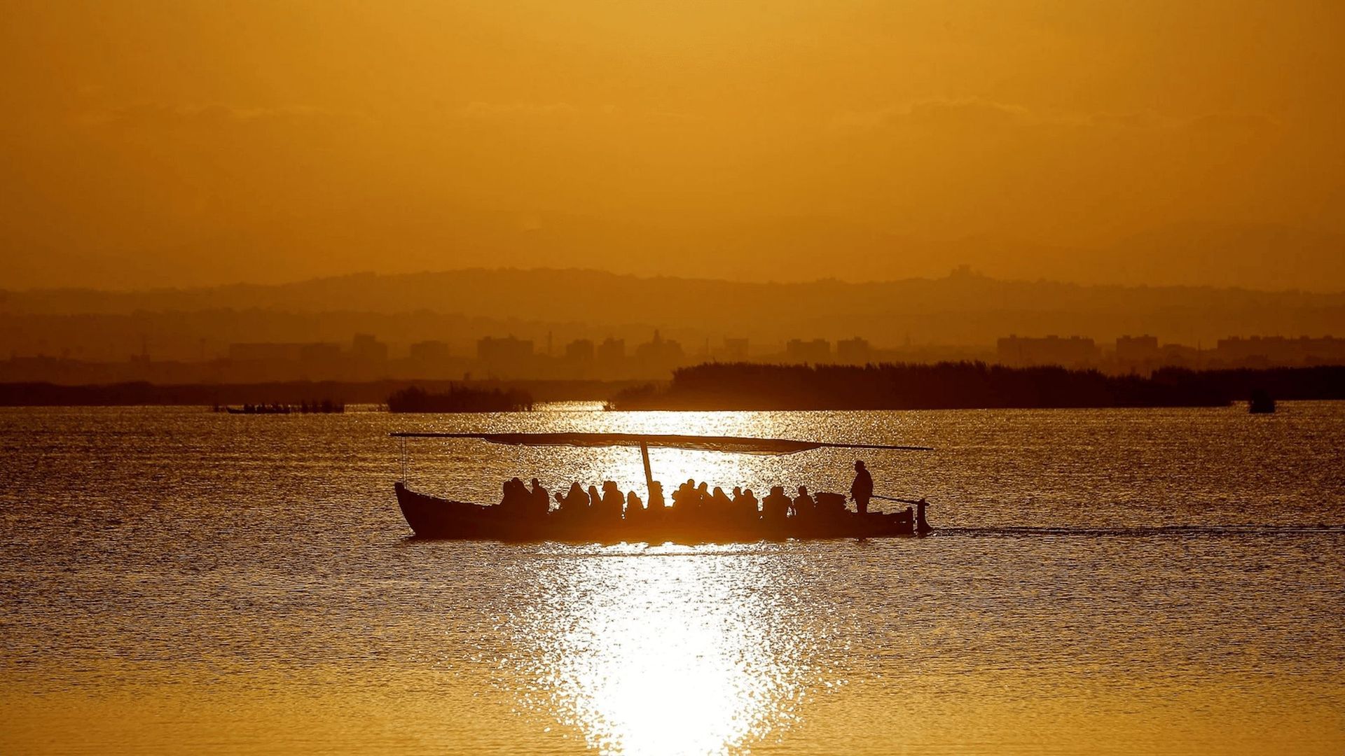atardecer_naranja_en_la_albufera_foto_efe_001.png atardecer_naranja_en_la_albufera_foto_efe_001.png