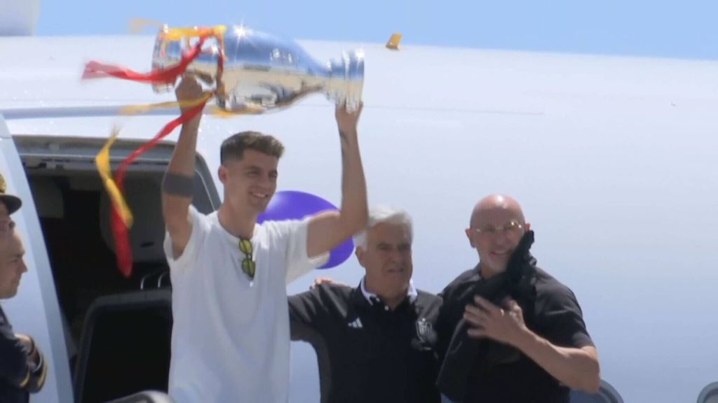 La Selección Española aterriza en Madrid con la Eurocopa