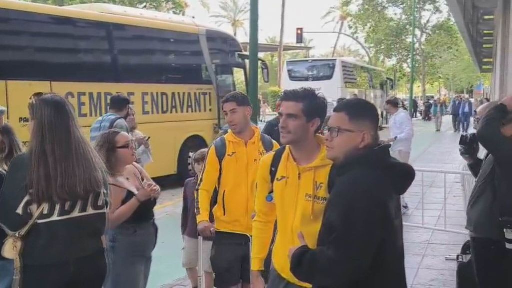 El recibimiento a Ayoze Pérez en la previa del Betis-Villarreal