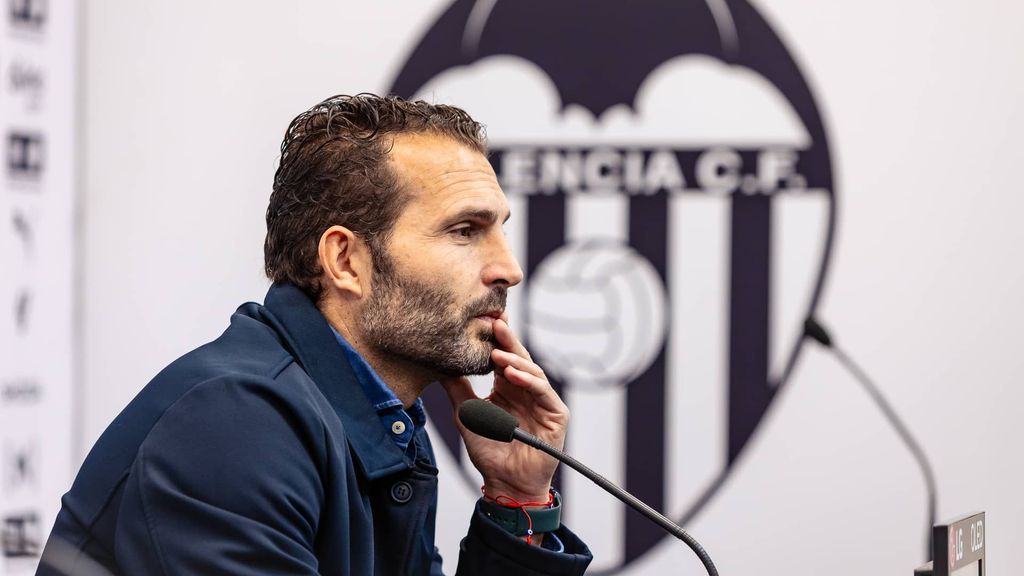 Rueda de prensa de Baraja: el mercado de fichajes, Mamardashvili y Javi Guerra