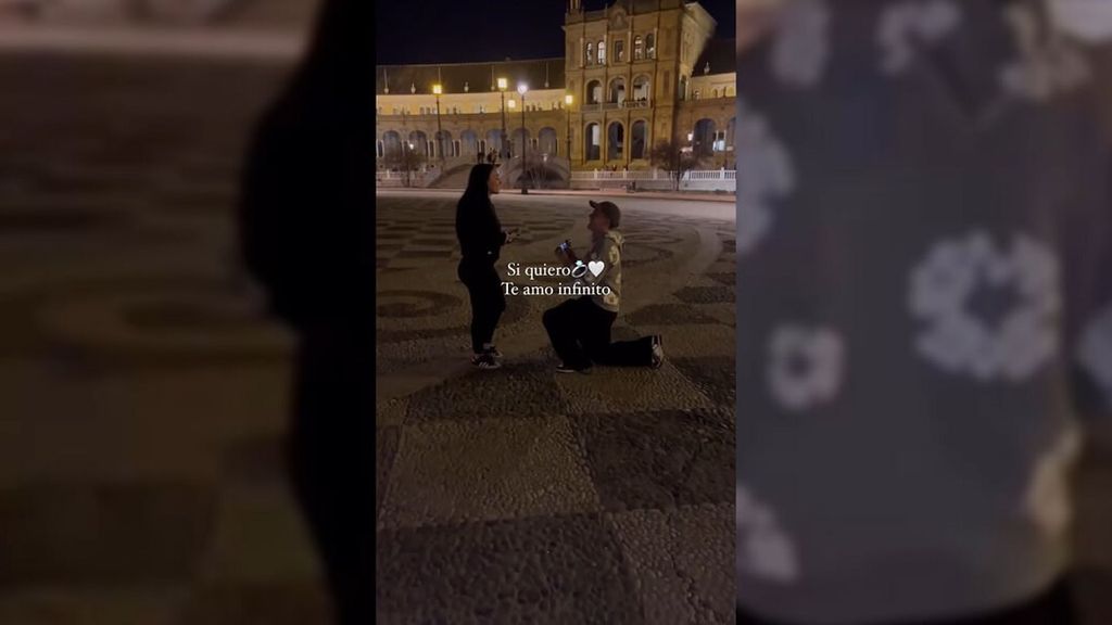 Valentín Barco pide matrimonio a su pareja en la Plaza de España de Sevilla