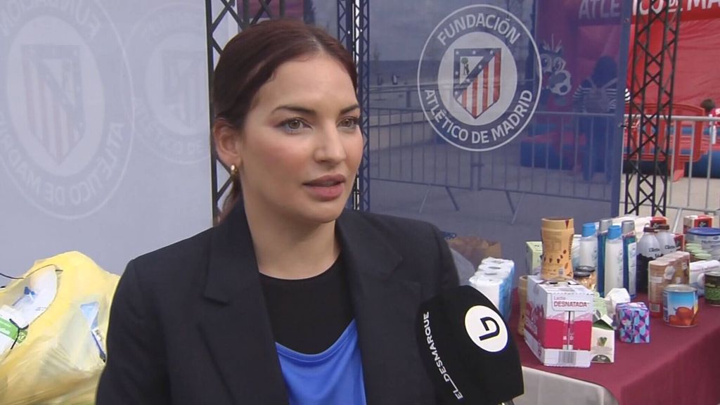 Beatriz Espejel, en la recolección del Atlético de productos para los afectados por la DANA